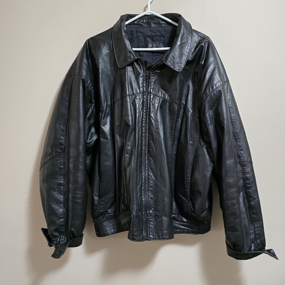 Vintage Mario Delfino 100% leather jacket color black